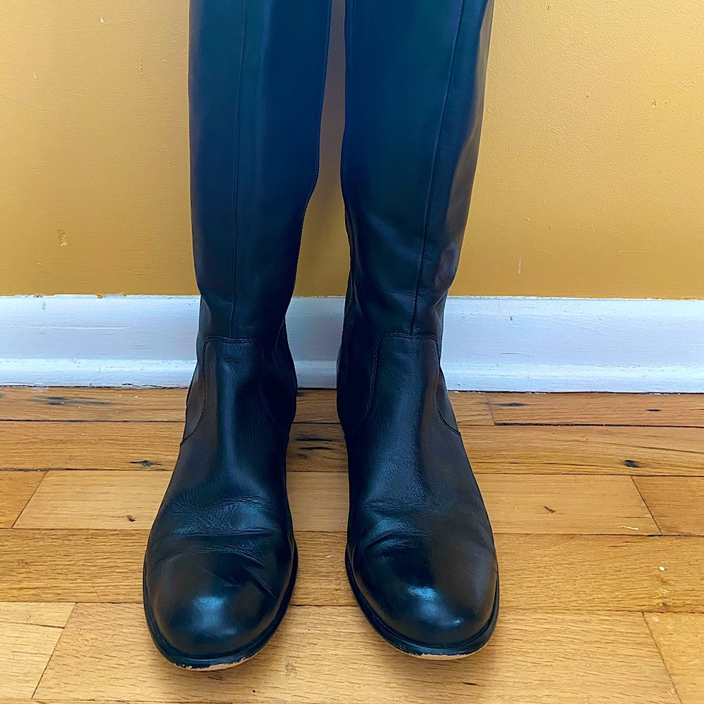 Corso Como, Size 8, black leather knee-high riding boots. Slightly worn.